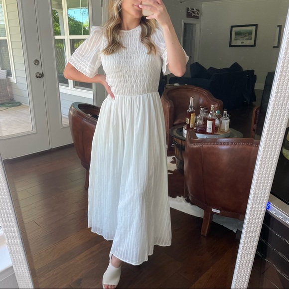 Princess Polly Dresses & Skirts - NWT Princess Polly Kayla Midi Dress in white, size 4